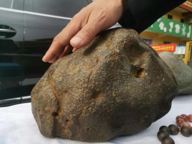 陨石坠落地点在哪里,寻找陨石坠落的地方