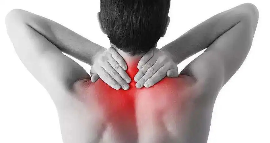 扭脖子的危害有多可怕,随便扭脖子危不危险