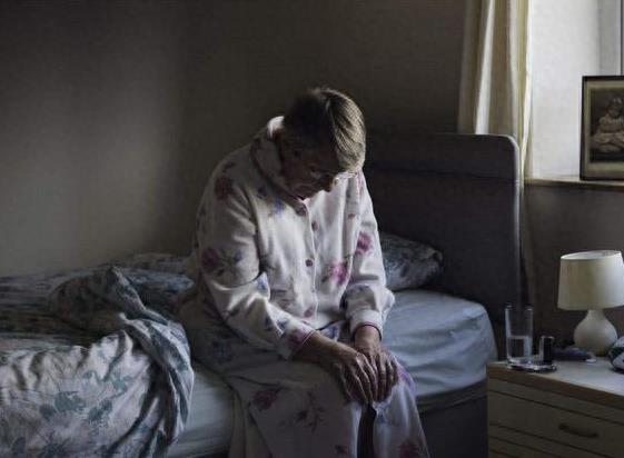 广东一男子罔顾人伦，竟将手伸向自己的母亲，是何结局？