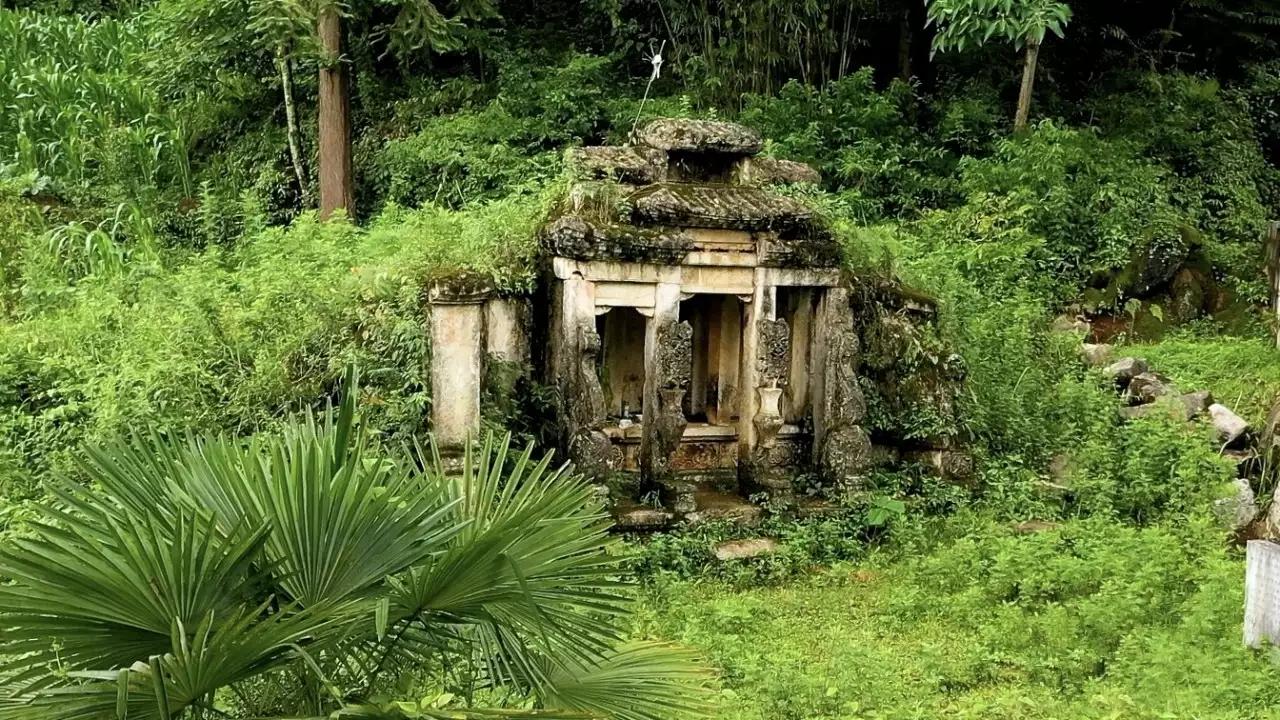 俗话说：“墓碑四不立，财富紧相随”这句话什么意思？有啥讲究？