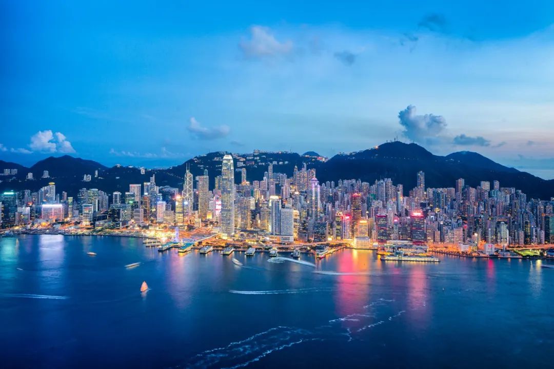 港澳通行证自助续签需要哪些资料,最新港澳通行证续签要什么资料