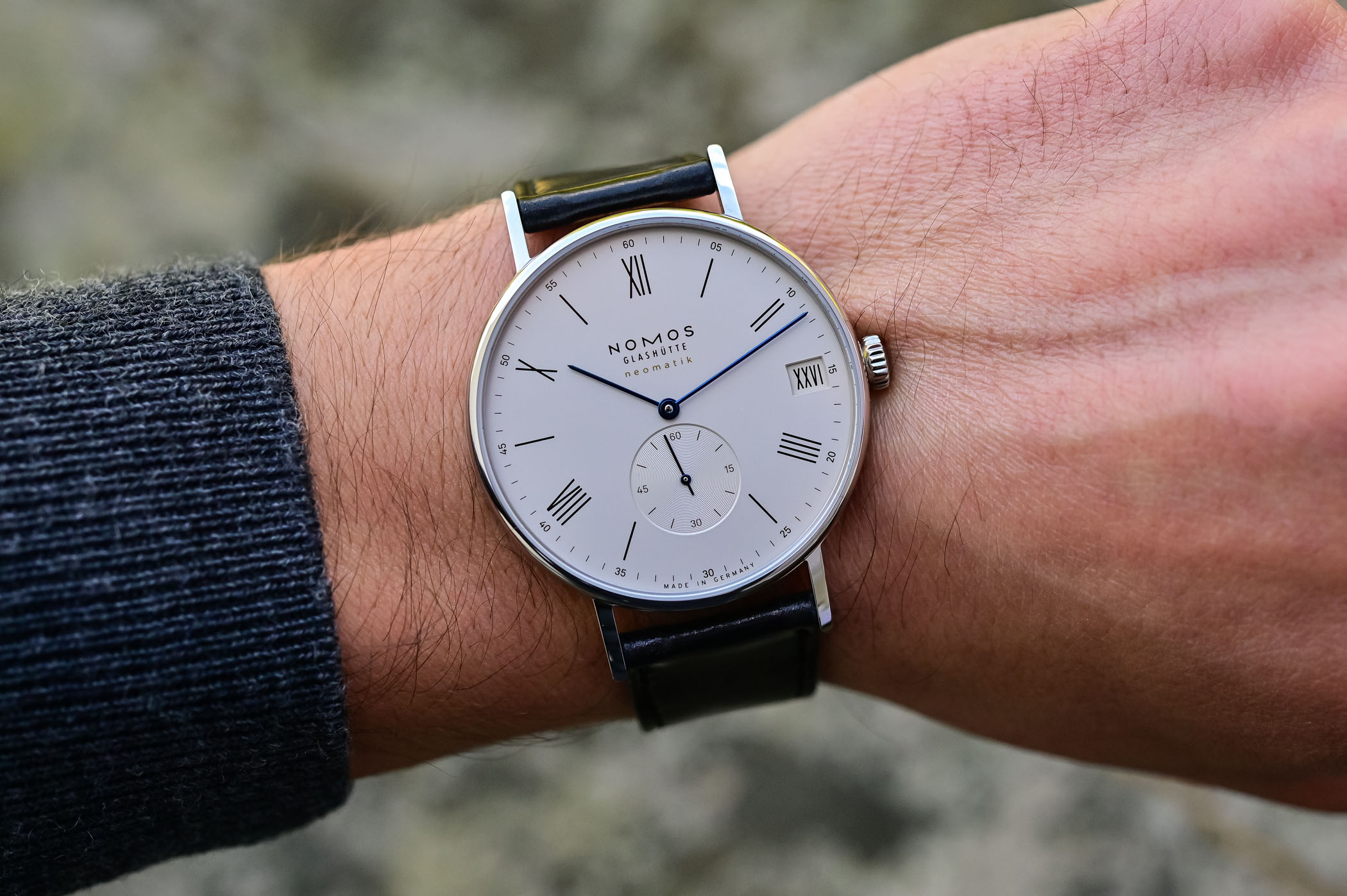 nomos鎵嬭〃鏈夊甫鏃ュ巻鐨勫悧,nomosludwig鎵嬭〃