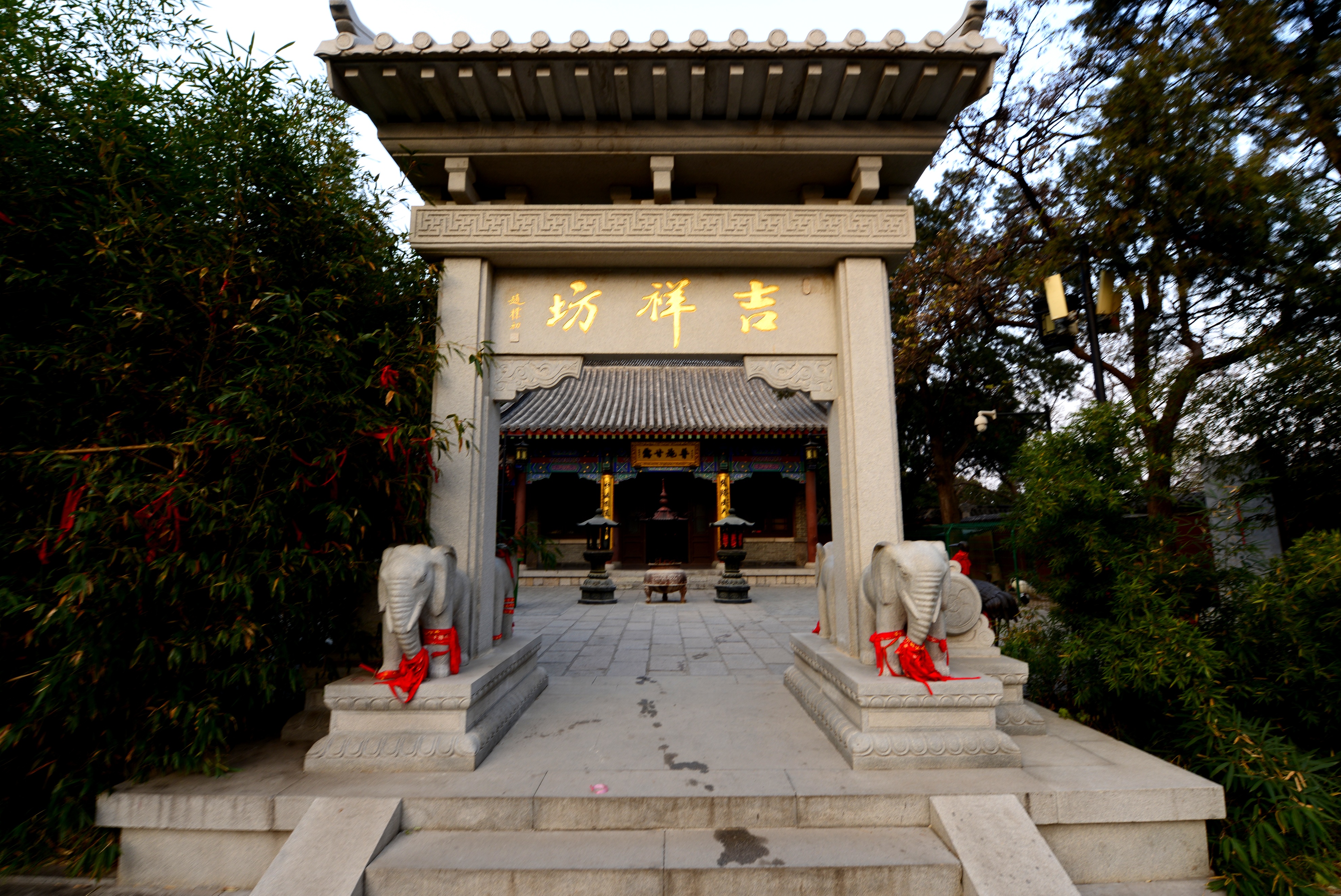 千佛山是济南三大名胜,济南三大景点千佛山