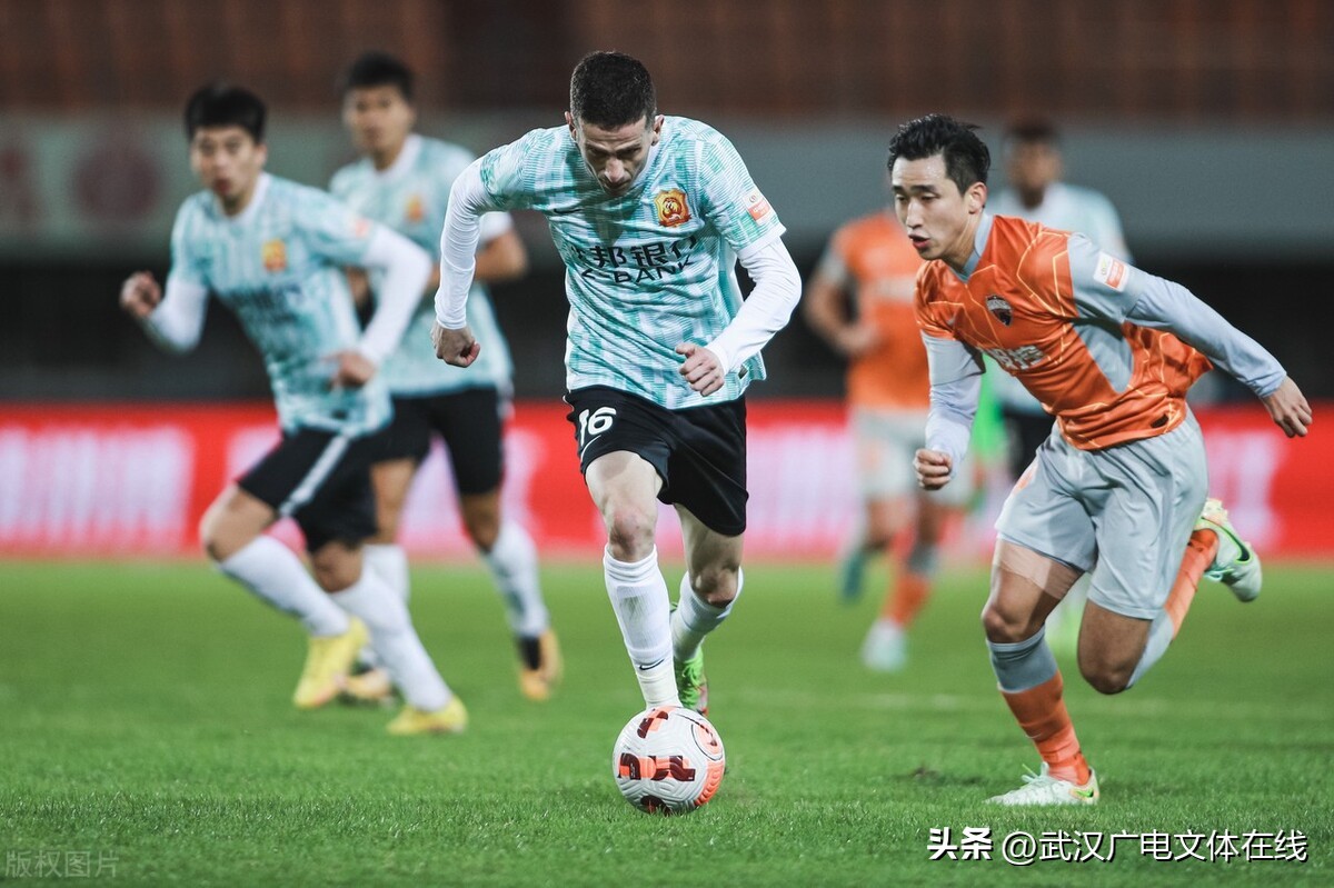 保级组4轮不败武汉队前景明朗,武汉长江队保级