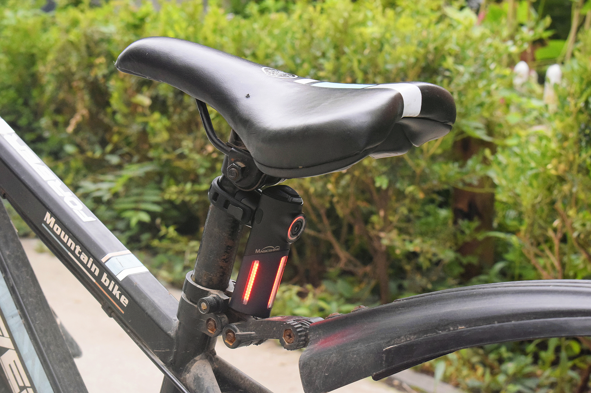 迈极炫自行车尾灯夜骑灯测评,迈极炫摄像头尾灯使用方法