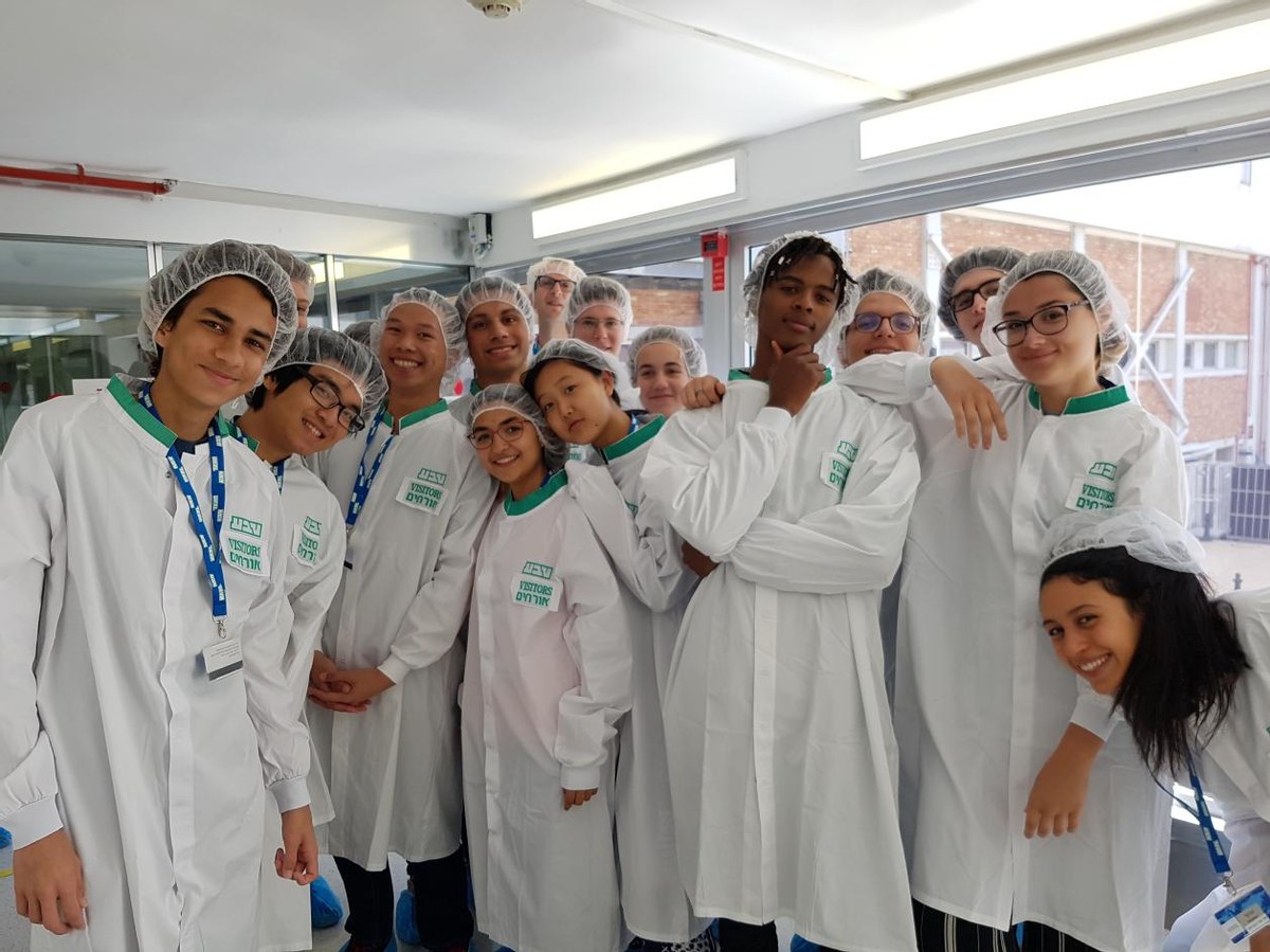 我以色列上3年高中，回国玩3年后，跑德国当实习护士月入7000