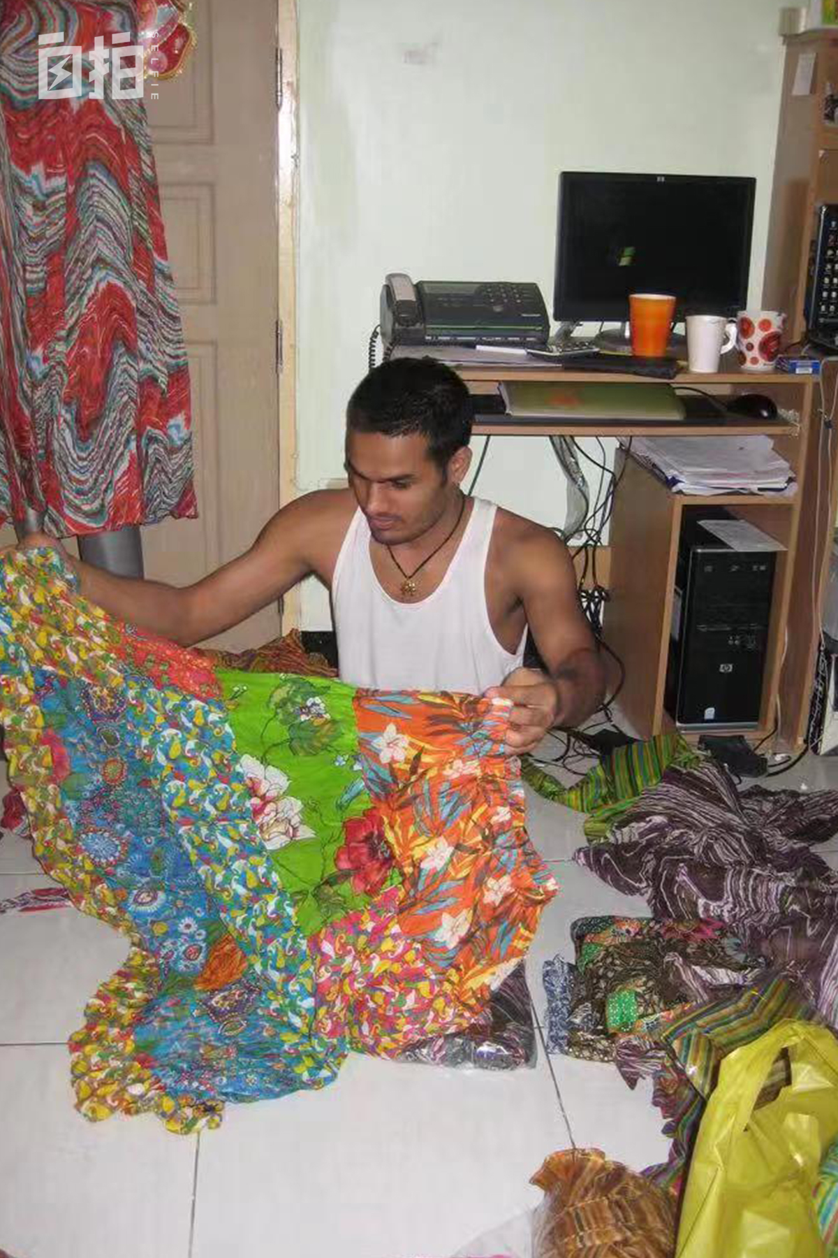 我，印度人，12岁被拉去结婚，16岁打工，靠会中文支撑起全家生活