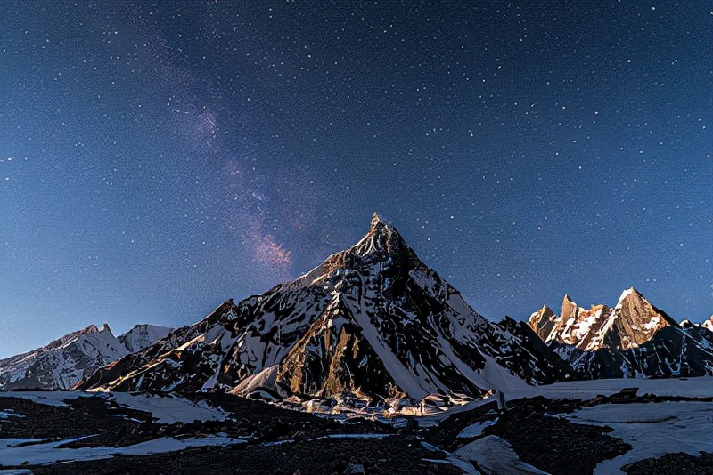 苍穹之下的“野蛮暴峰”——乔戈里峰