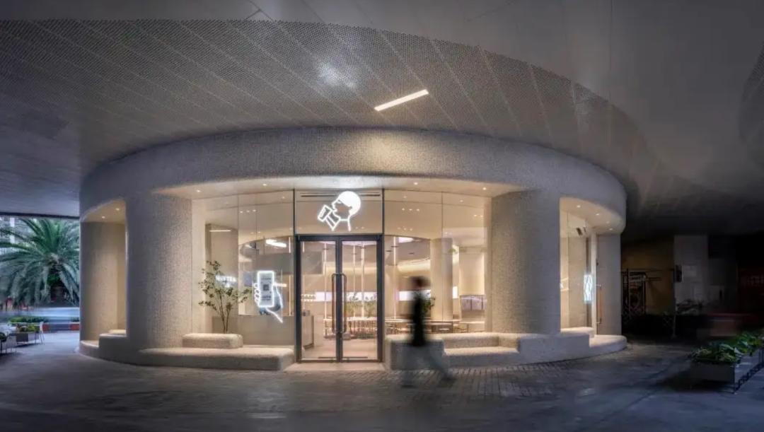 抄蜜雪冰城的作业，“浓眉大眼”的喜茶也要搞加盟了