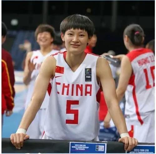 中国女篮战胜日本，获得亚洲杯冠军，感谢15位女篮功臣！