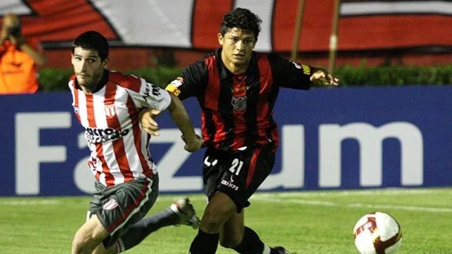 艾克森亚冠表现,艾克森登顶中超历史射手王