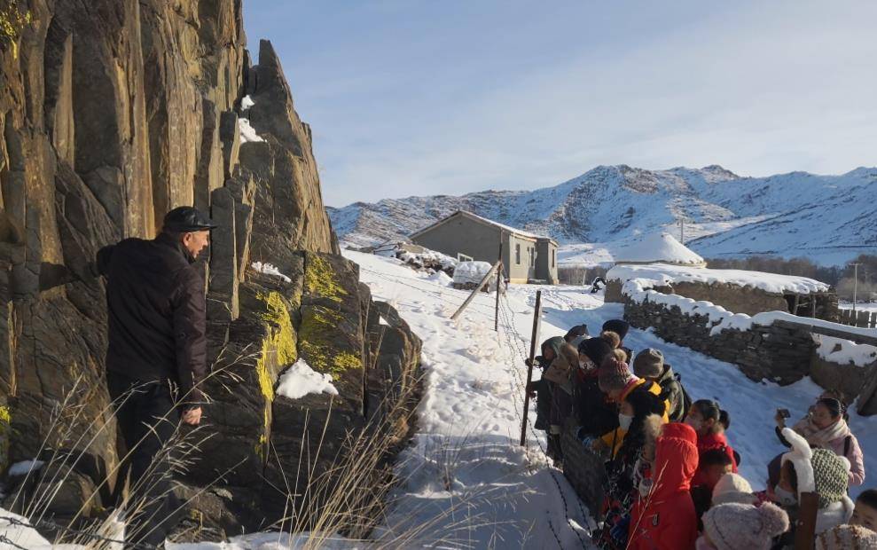 新疆一牧民发现17吨重陨石,最近新疆发现的最贵的陨石