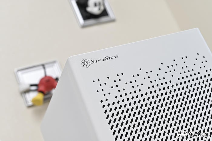 七彩虹主板b760和影驰760,七彩虹b760冰霜对比影驰b760