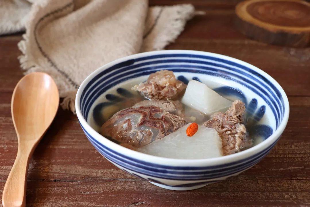牛肉汤的家常做法简单又好喝,牛肉汤的家常做法简单好吃的
