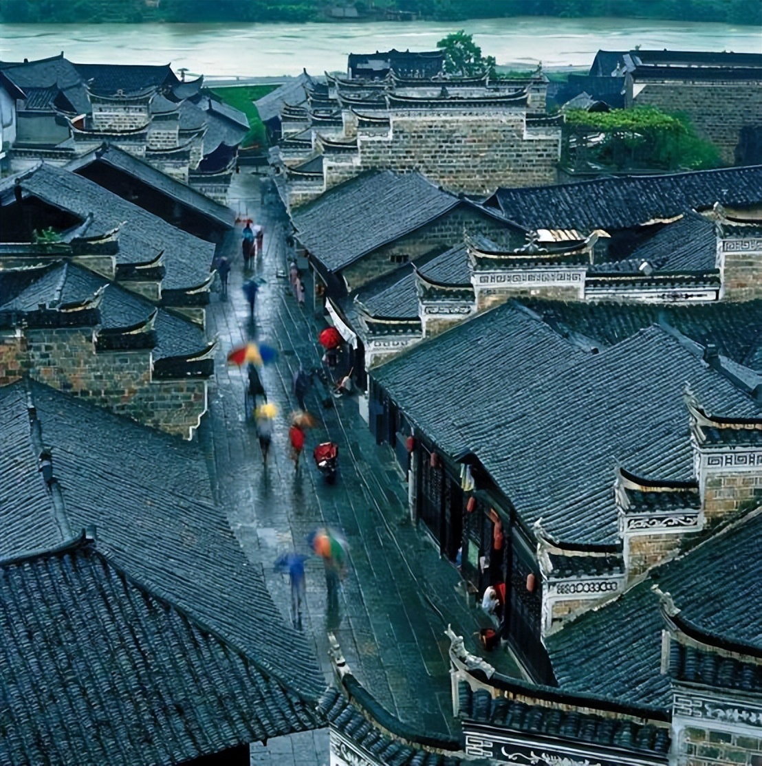 世界上最著名的十大古镇,云南著名古镇景点排名