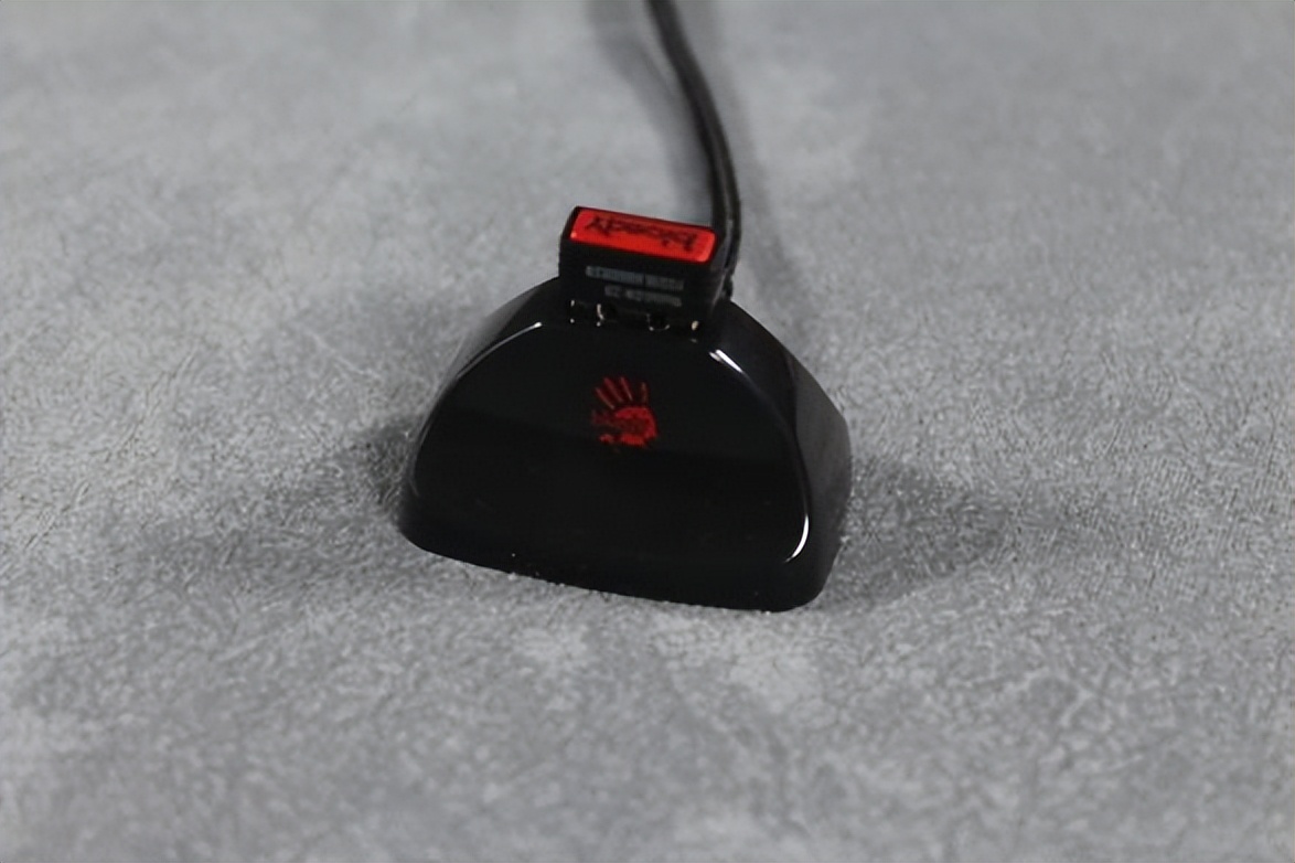 双飞燕血手幽灵r90鼠标,血手幽灵r90plus鼠标怎么样