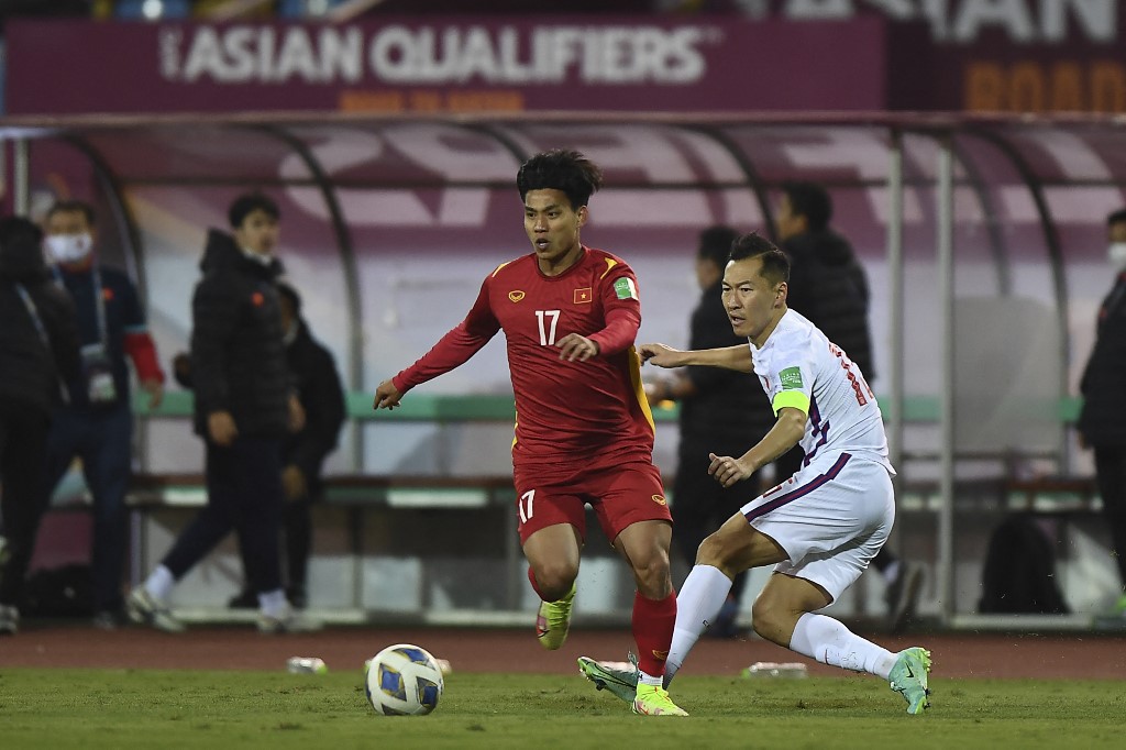 中国足球进不了世界杯的原因,中国足球上不了场的好球员