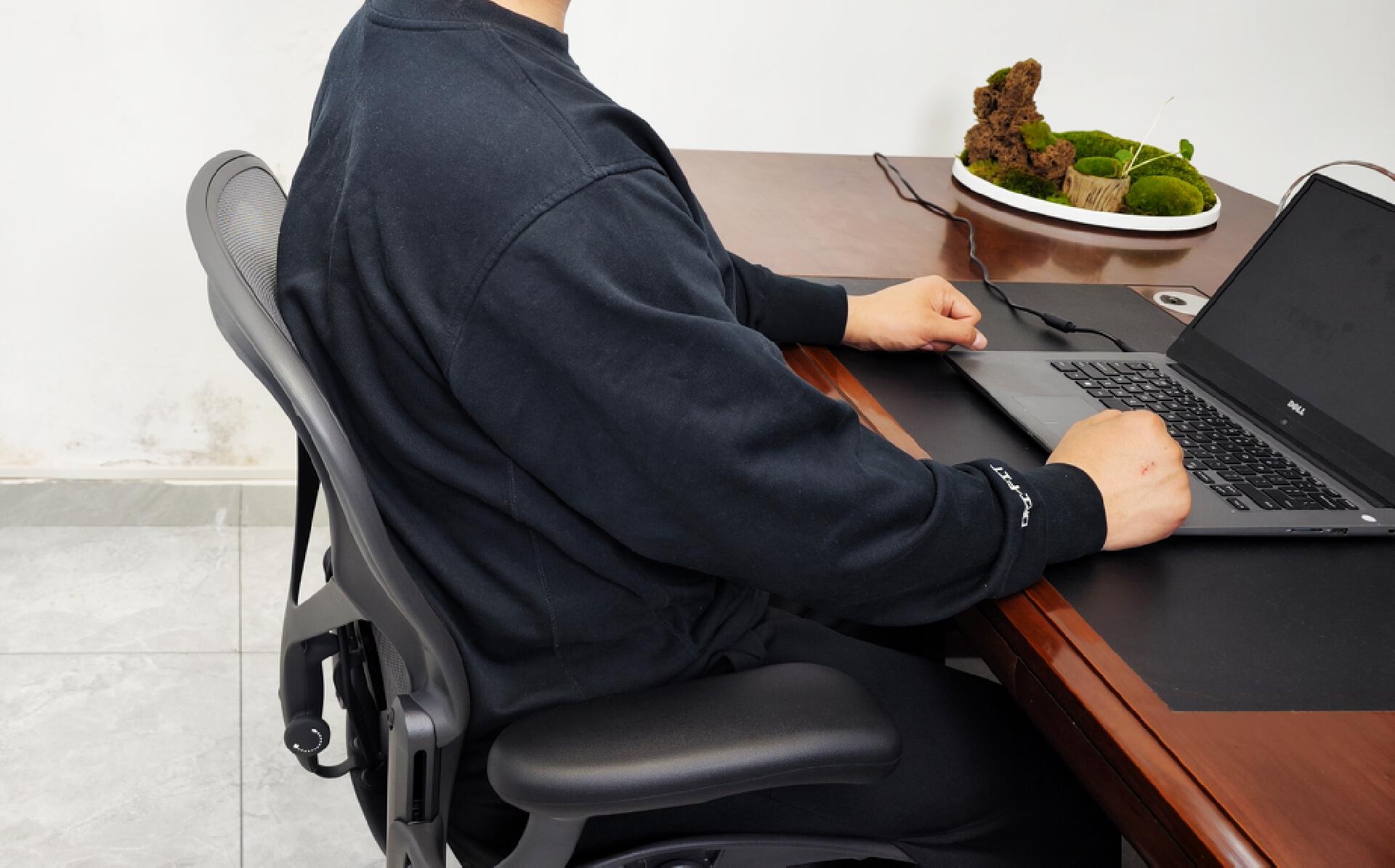 椅子推荐人体工学椅测评,适合上班族的护腰椅