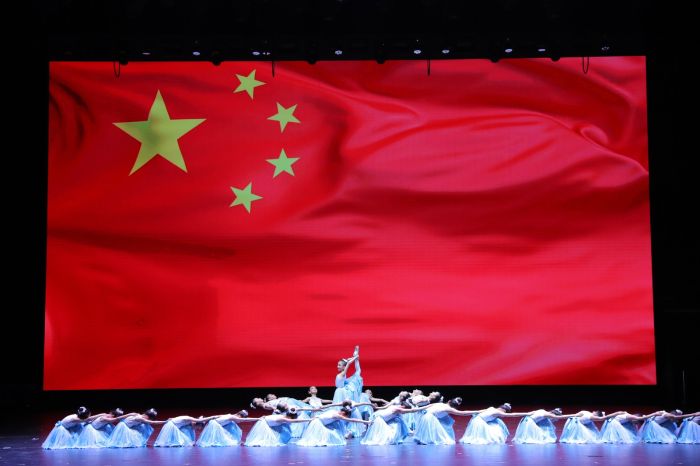 红领巾心向党主题教育实践活动,社区举办童心向党儿童节主题活动