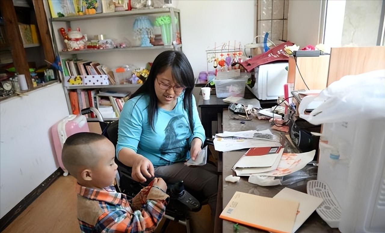 汶川地震女孩魏玲,2008汶川地震女孩魏玲