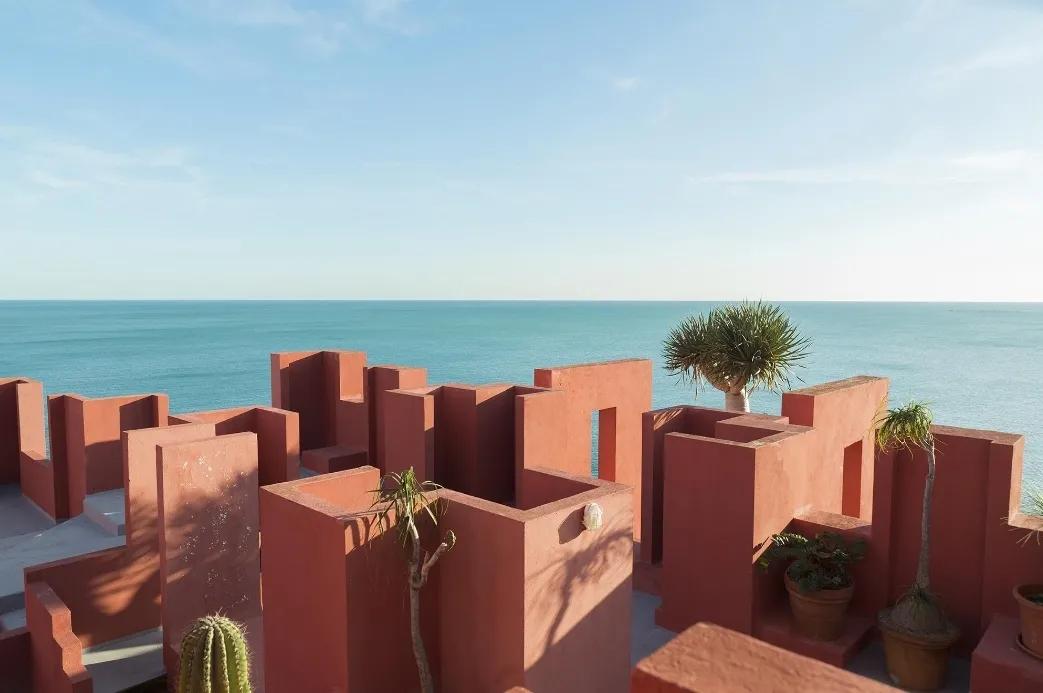 西班牙鬼才建筑师的梦幻世界,西班牙鬼才