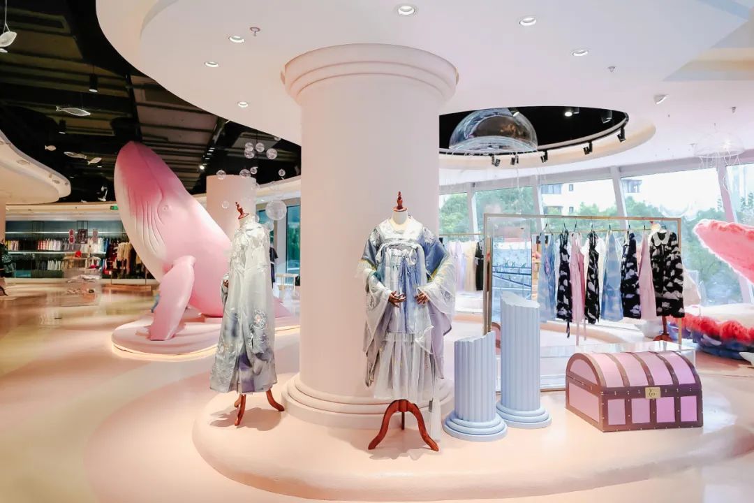 为三坑少女打造城市迪士尼，诗与万花镜帮助Z世代争夺审美话语权