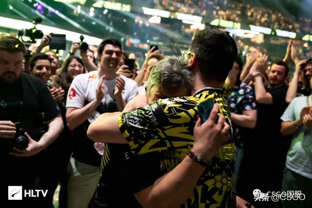 vitality巴黎夺冠球星卡,阿杜major五冠