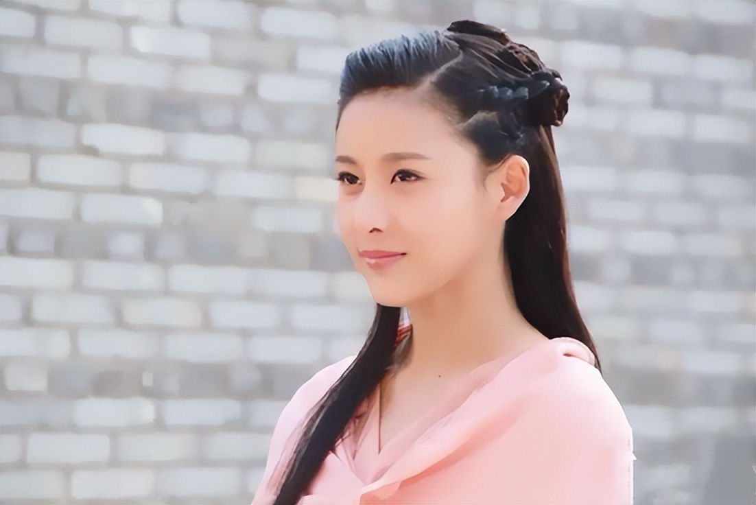 比王思聪还有钱的“沪上皇”秦奋，是个怎样的人？