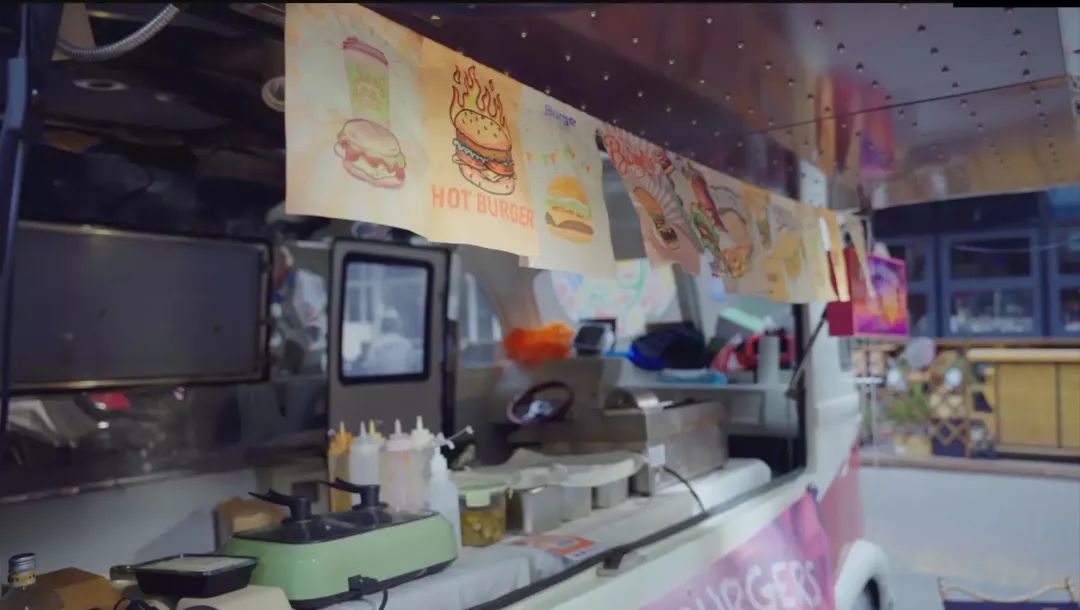 摆摊卖淀粉肠真的能赚钱吗,摆摊卖淀粉肠批发多少钱