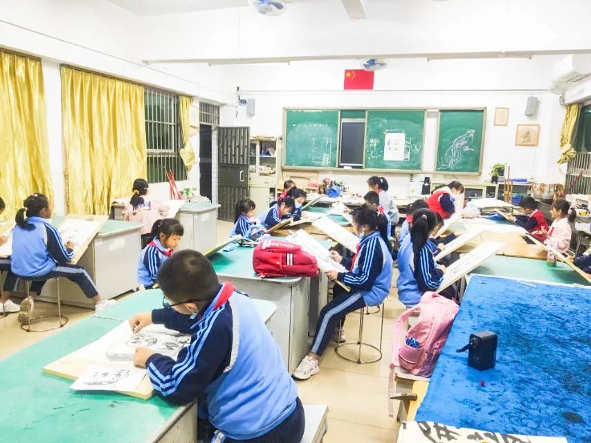 东莞市塘厦镇林村小学校园,东莞市塘厦镇林村小学