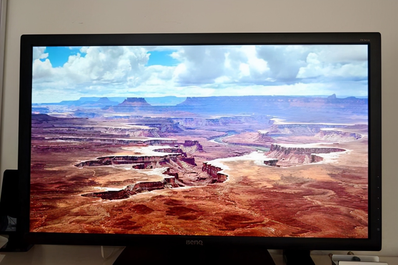 专业级2KIPS大屏显示器,明基PD2700Q体验,唯一的缺点边框有点厚