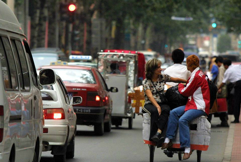 这群东北老铁，承包了全球1/4的泳装生意