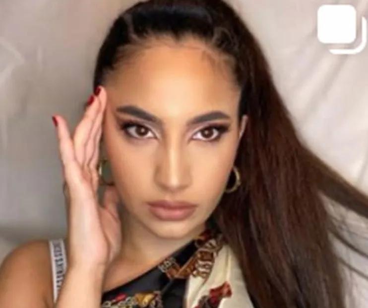 再说两句“斜眼”妆容和所谓的“辱华”