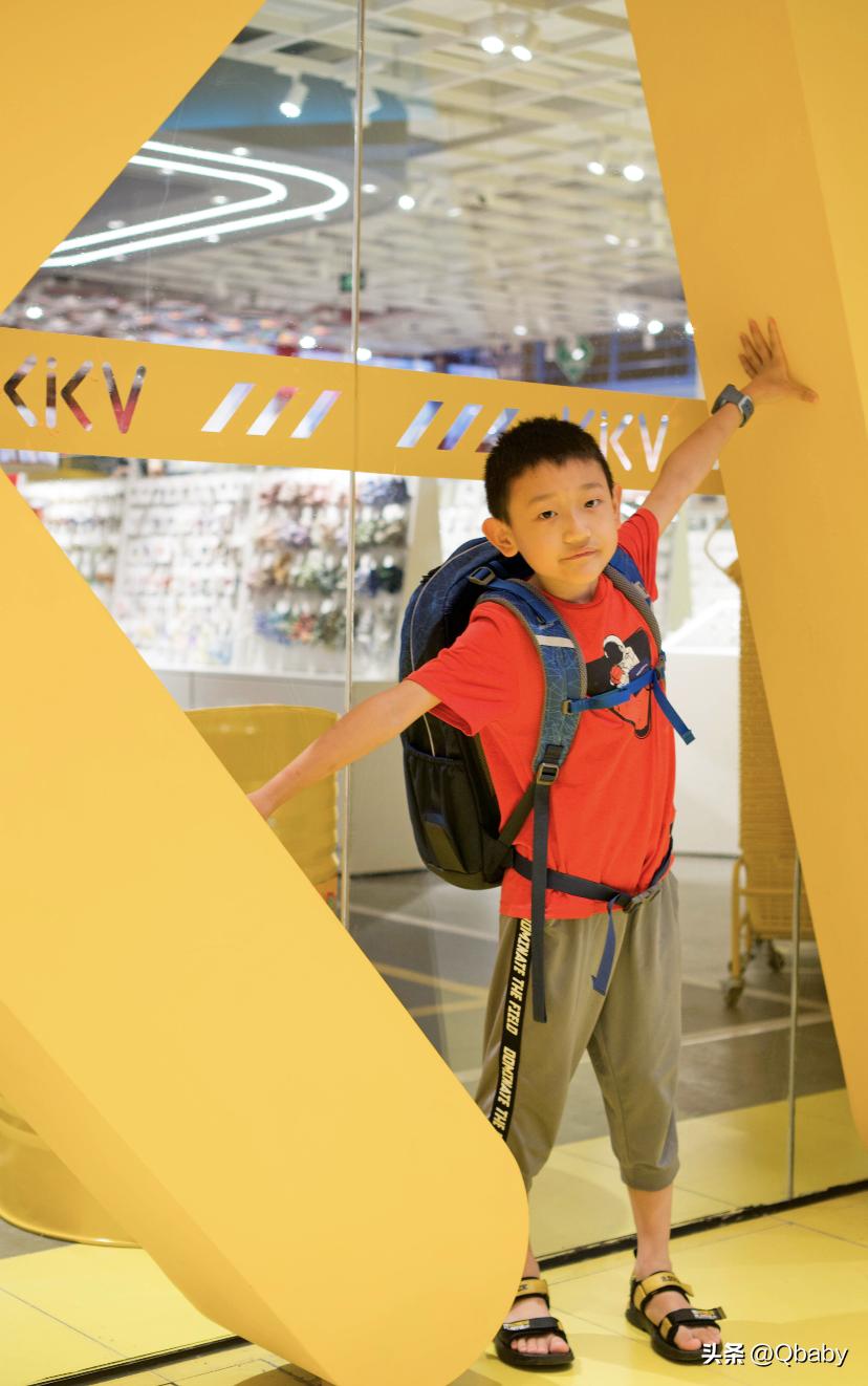 uek小学生书包护脊轻便背包,deuter户外背包儿童