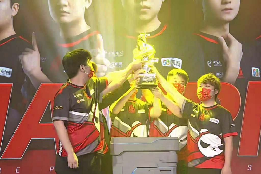 ag王者三连冠cfpls5赛季再次登顶,agcf八冠王各大主播