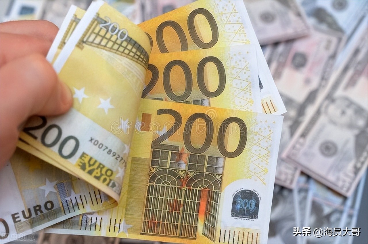 船员航行至德国，原本去逛街，误打误撞去了德国*灯区红**，险遭驱赶