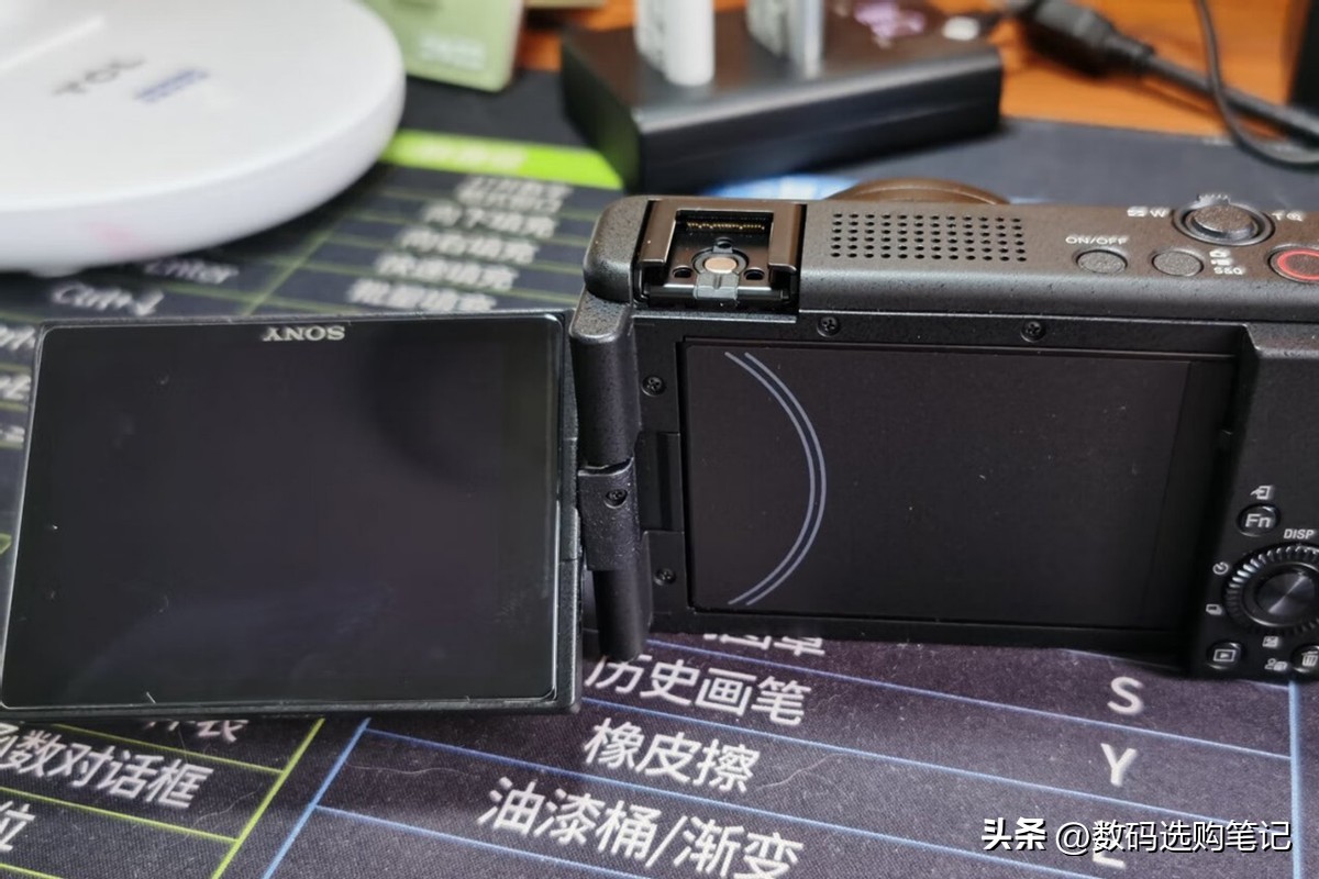索尼zv-1二代值得买吗,索尼zv1二代值得新手入手吗
