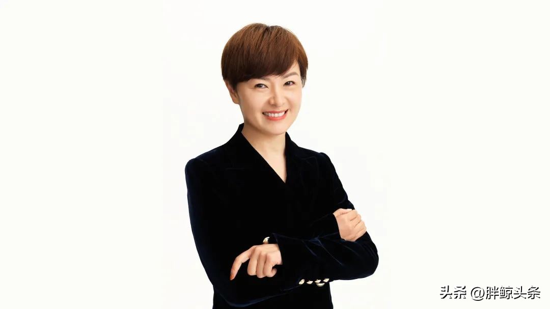 对话时尚连衣裙秋装,lily商务时装穿搭