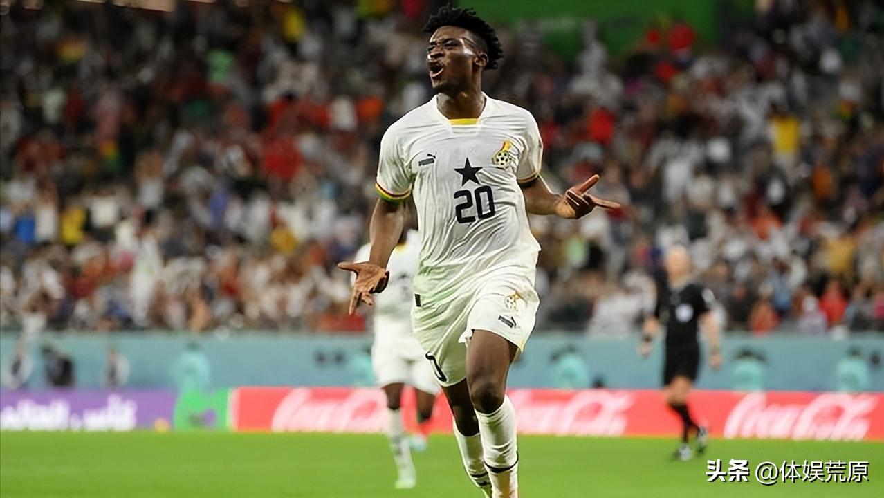 世界杯：韩国队换人3分钟两球，两人双响，主教练收红牌