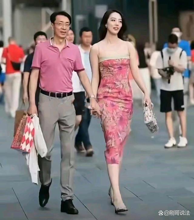 董小姐成都街拍事件,董小姐励志人生