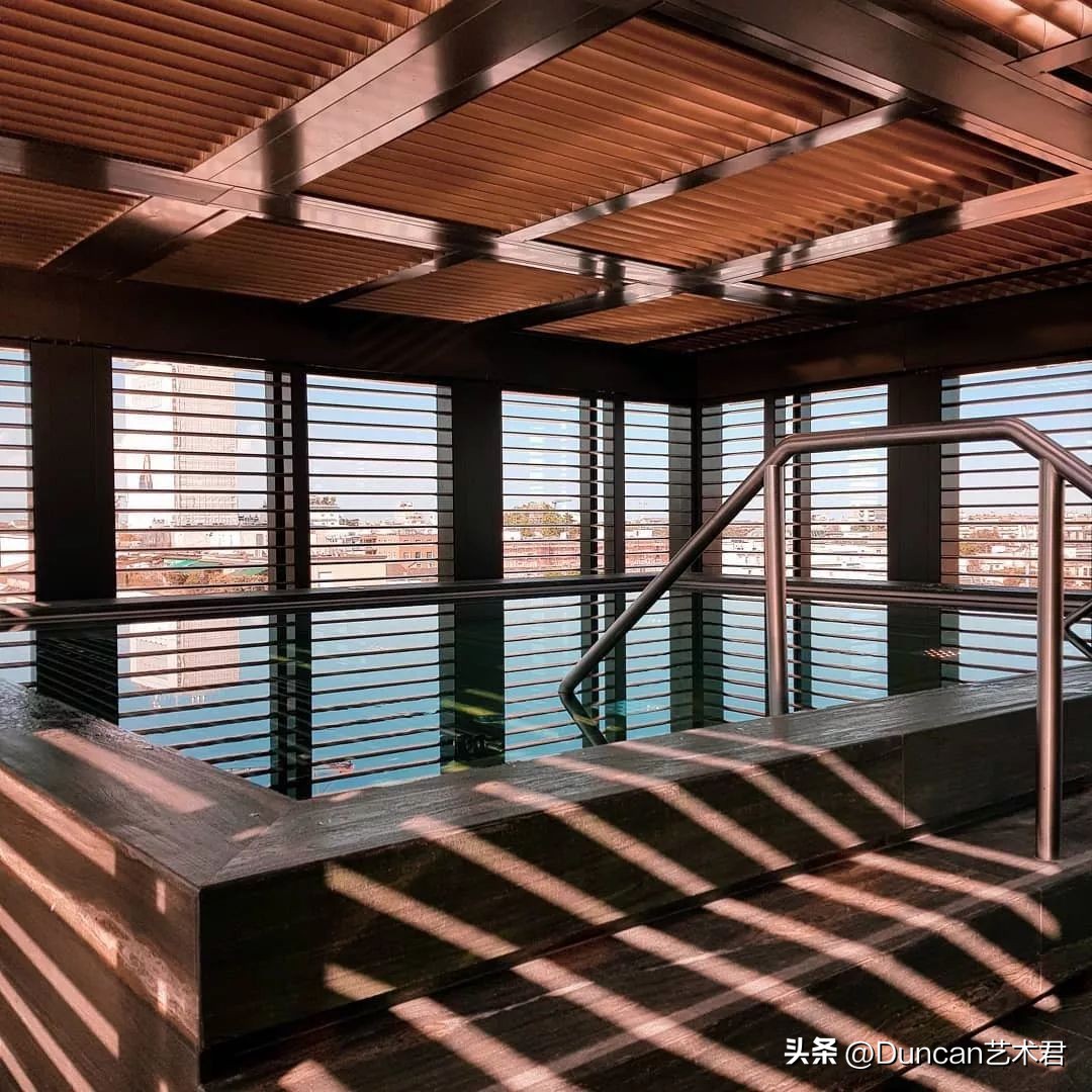 奢侈品跨界玩起酒店，还有你们设计师什么事！