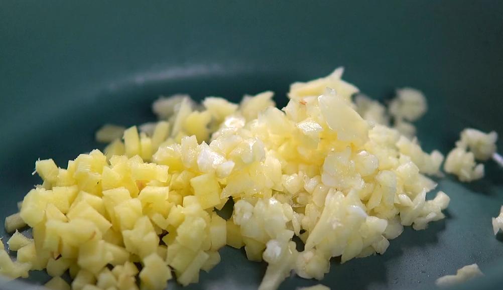 鸡蛋怎么做特别下饭简单又美味,西红柿鸡蛋美味鲜香