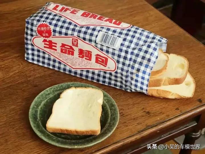 嘉顿面包，有爱有力量｜TINY微影711限定-ISUZUNP嘉顿面包配送车