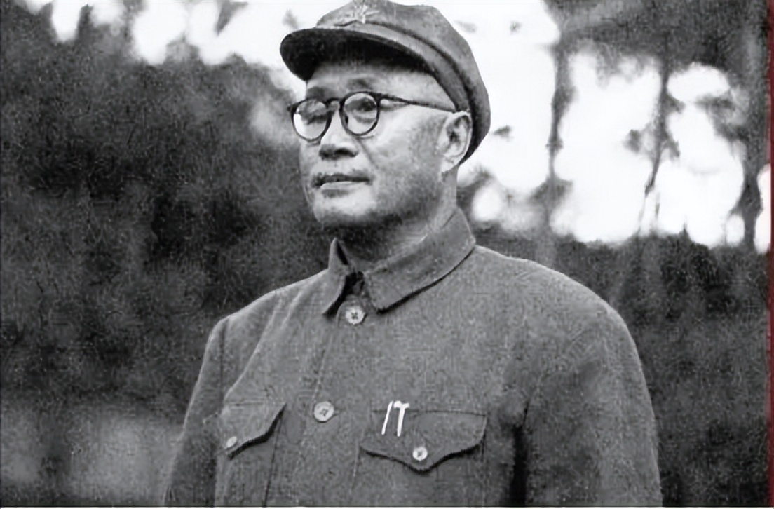 8个团拿不下日军500人，陈赓苦无对策，*伯承刘**提出：日军怕打屁股