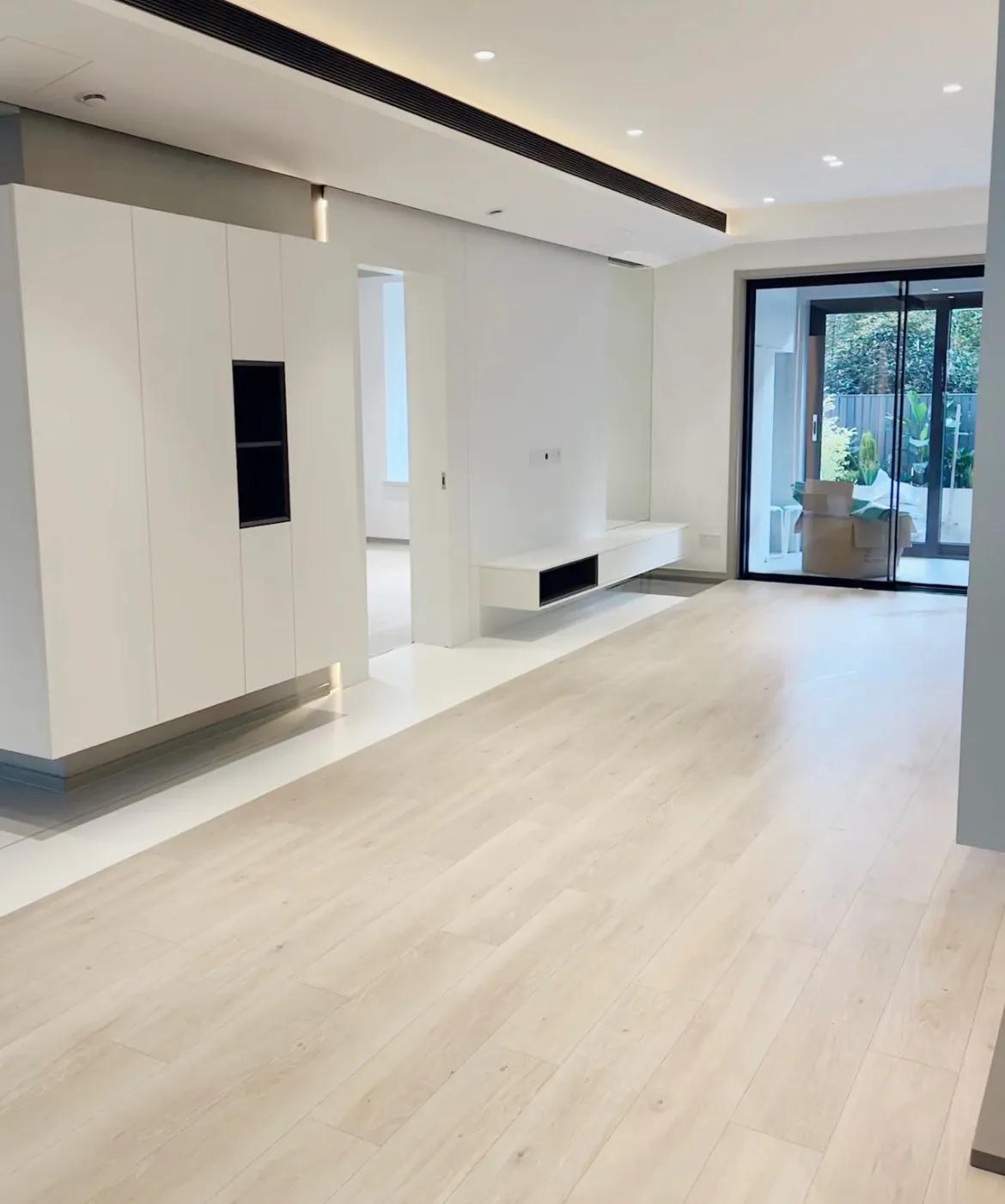 入住一年，我家客厅坚持“6不装”，硬装越简单，房子越耐看