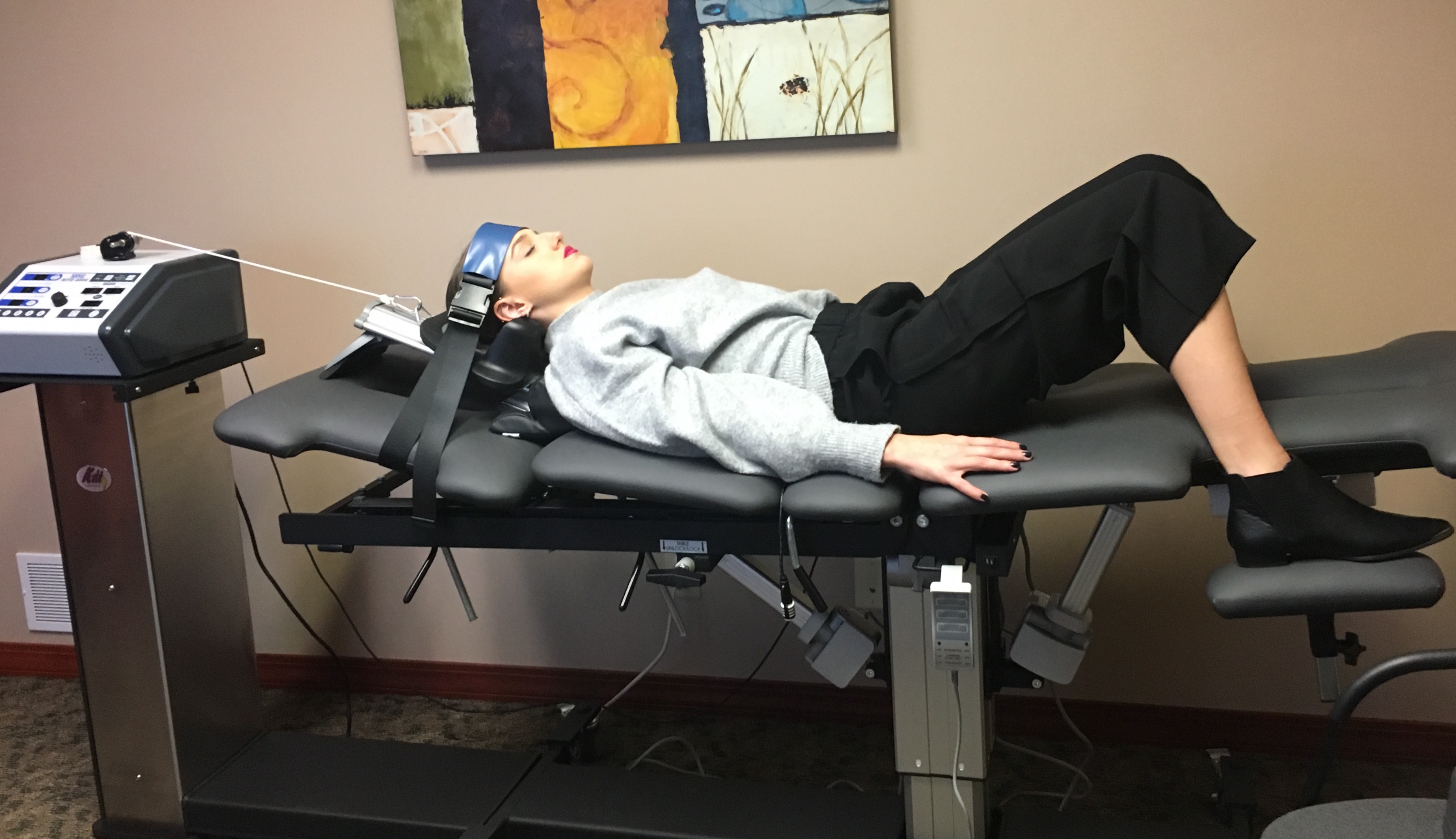 颈椎病导致胳膊和腿疼痛如何治疗,颈椎病伴随手麻木怎么办