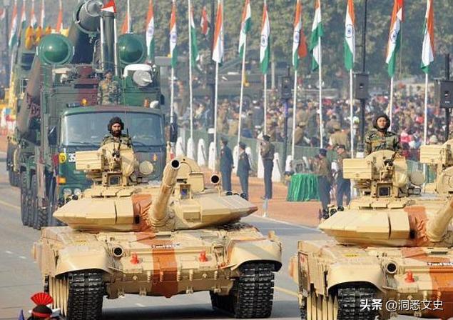 12亿美元买一架飞机，被外国轮着坑，印度是如何成为*火军**韭菜的？