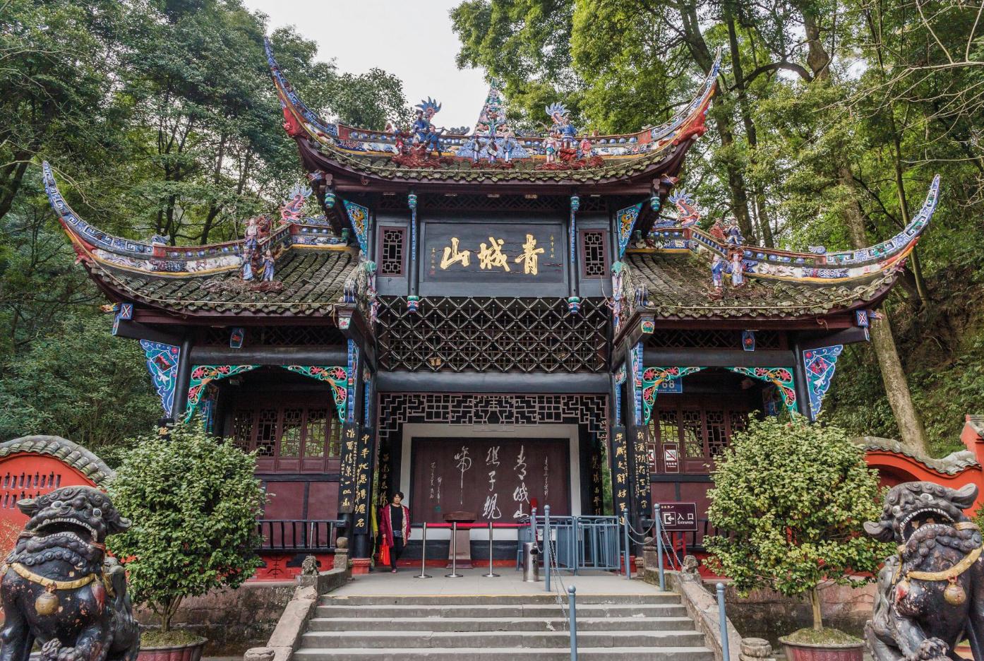 旅游必去景点十大名山,国内五大名山哪个最值得去