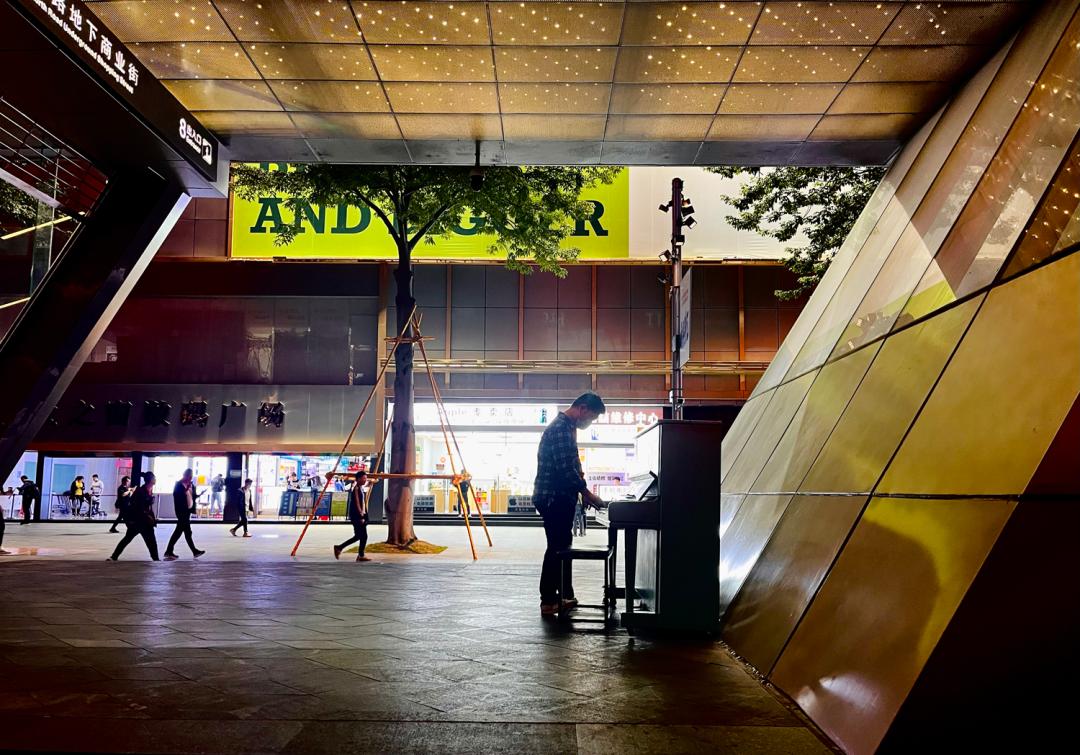 深圳「平替」生活指南：搞不到钱，那就省钱