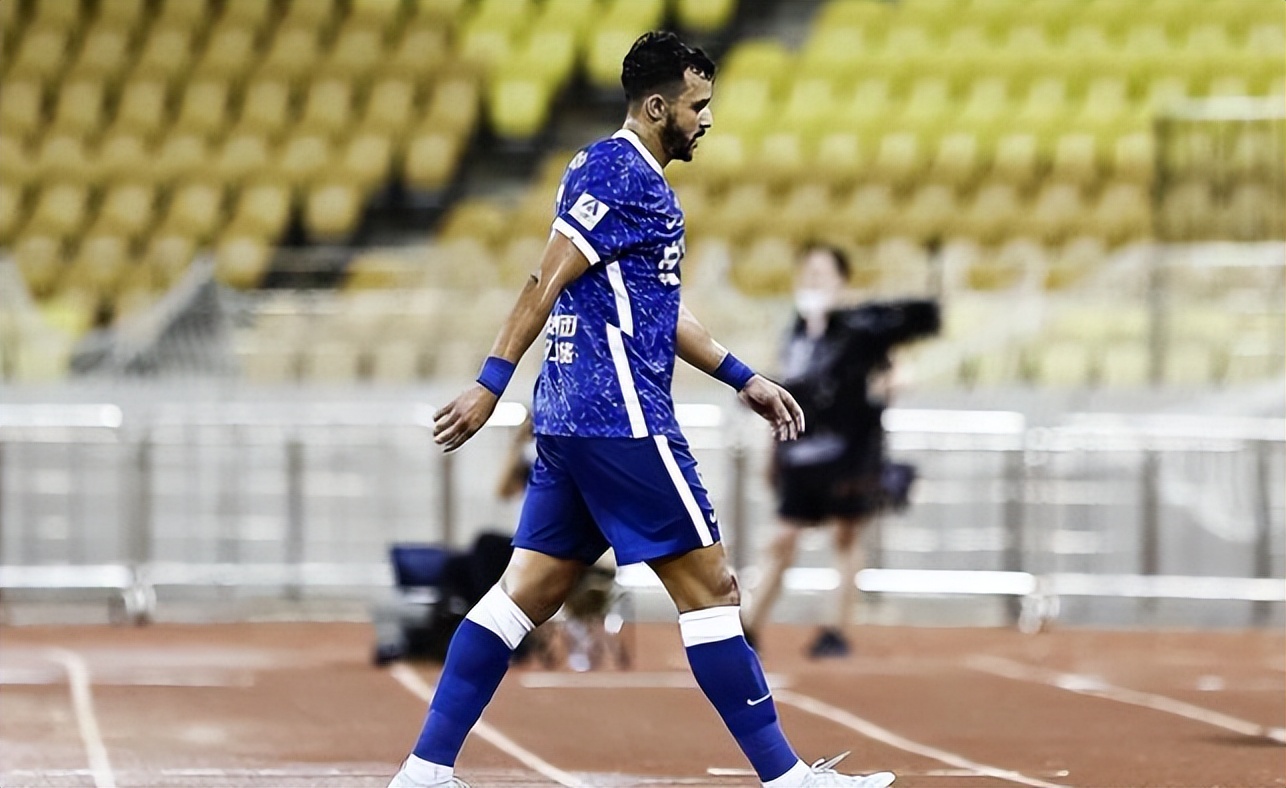 解说评价马宁,河南球迷悬挂马宁黑白照